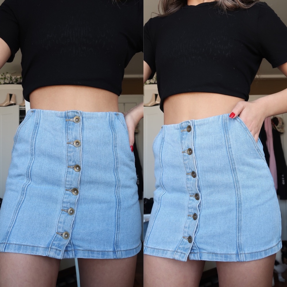 Denim Mini Skirt - Small w/ Buttons & Side Pocket